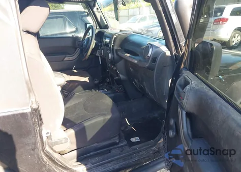 2013 Jeep Wrangler Sport z USA, uszkodzony, nr VIN 1C4AJWAG1DL701635